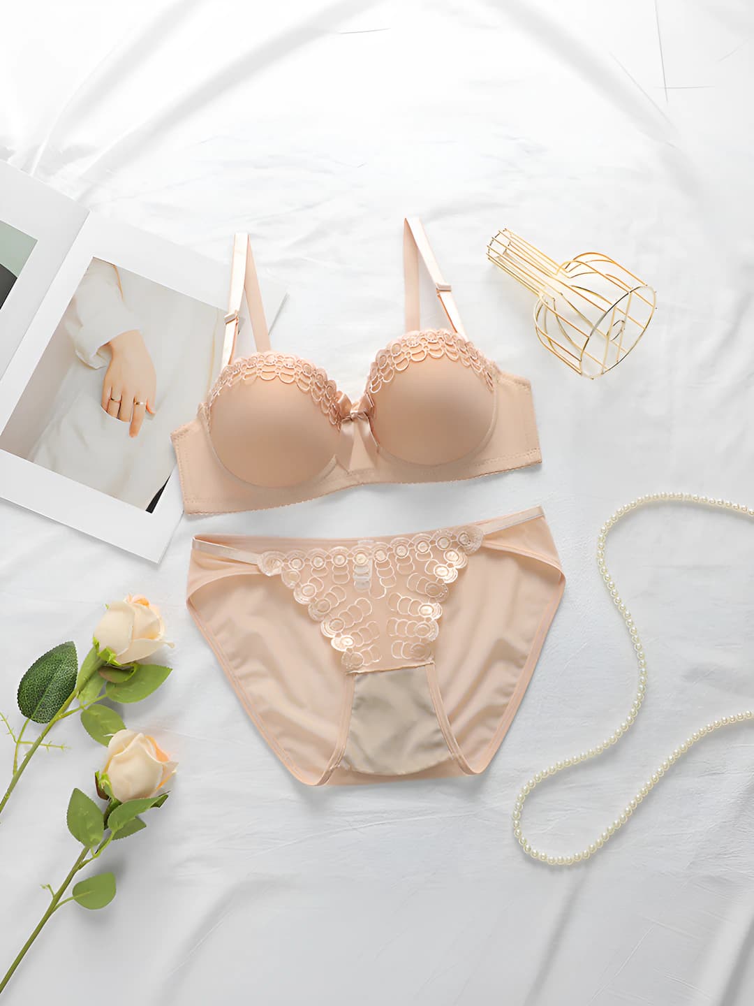 J3828 Nude