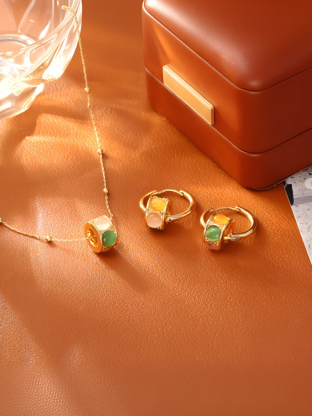 Women's colorful cat's eye geometric pendant necklace, copper base with real gold plating, circular and ring design elements, sweet and fresh style