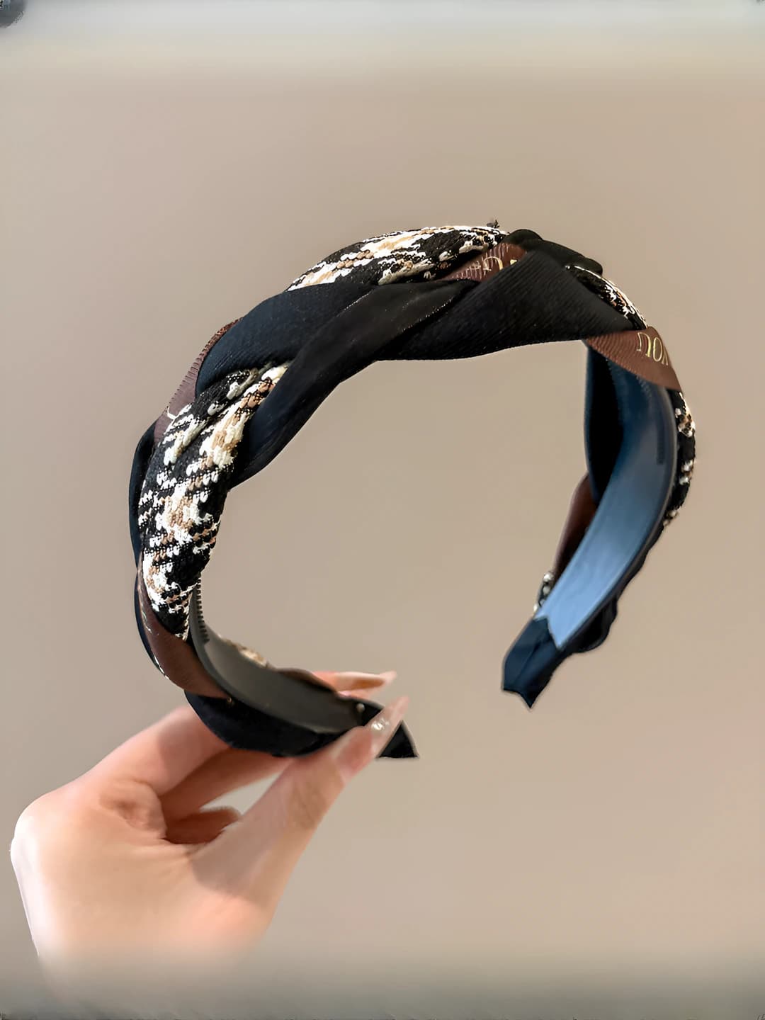 Qora