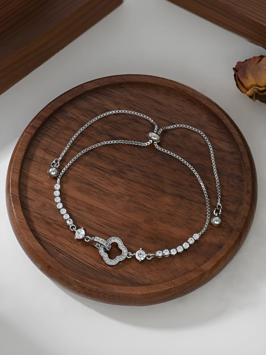 Серебряный SL89685