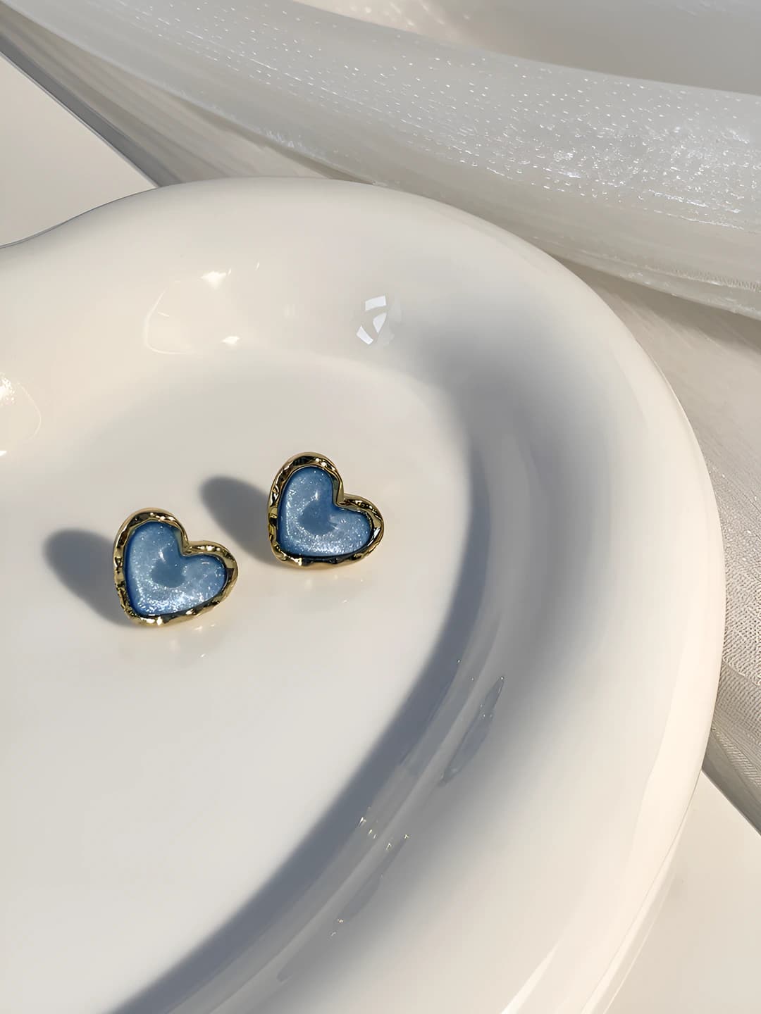 1# Sparkly blue heart- Gold