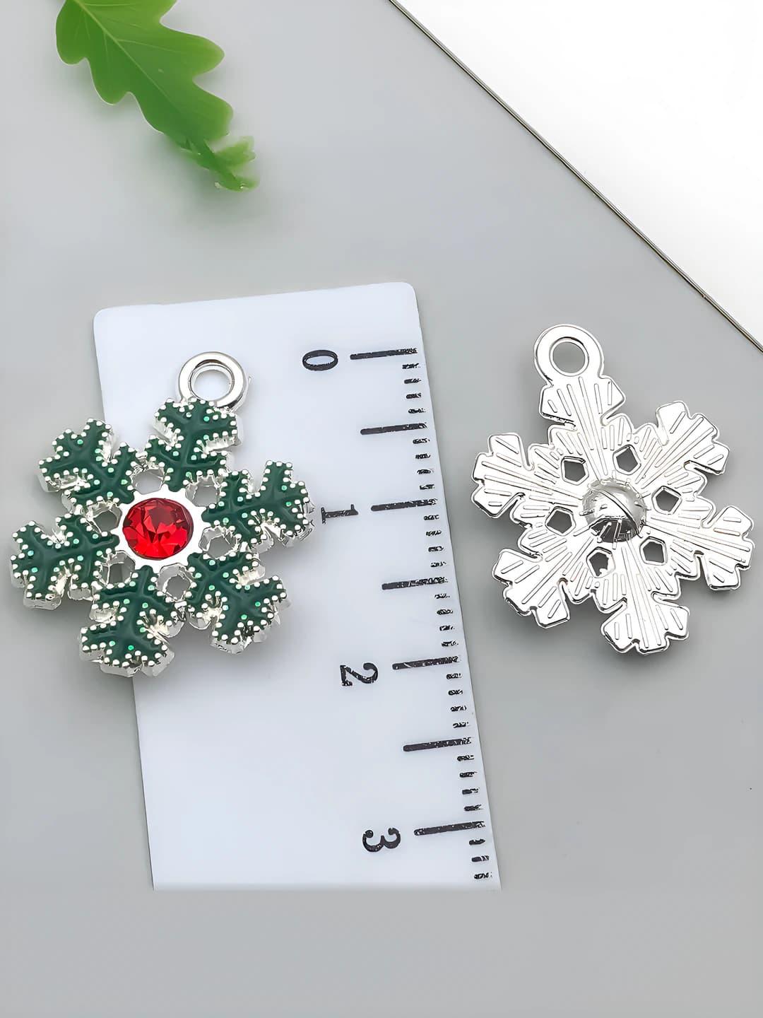 1 шт зелёный снежинка 17x22mm-1.15g-14312