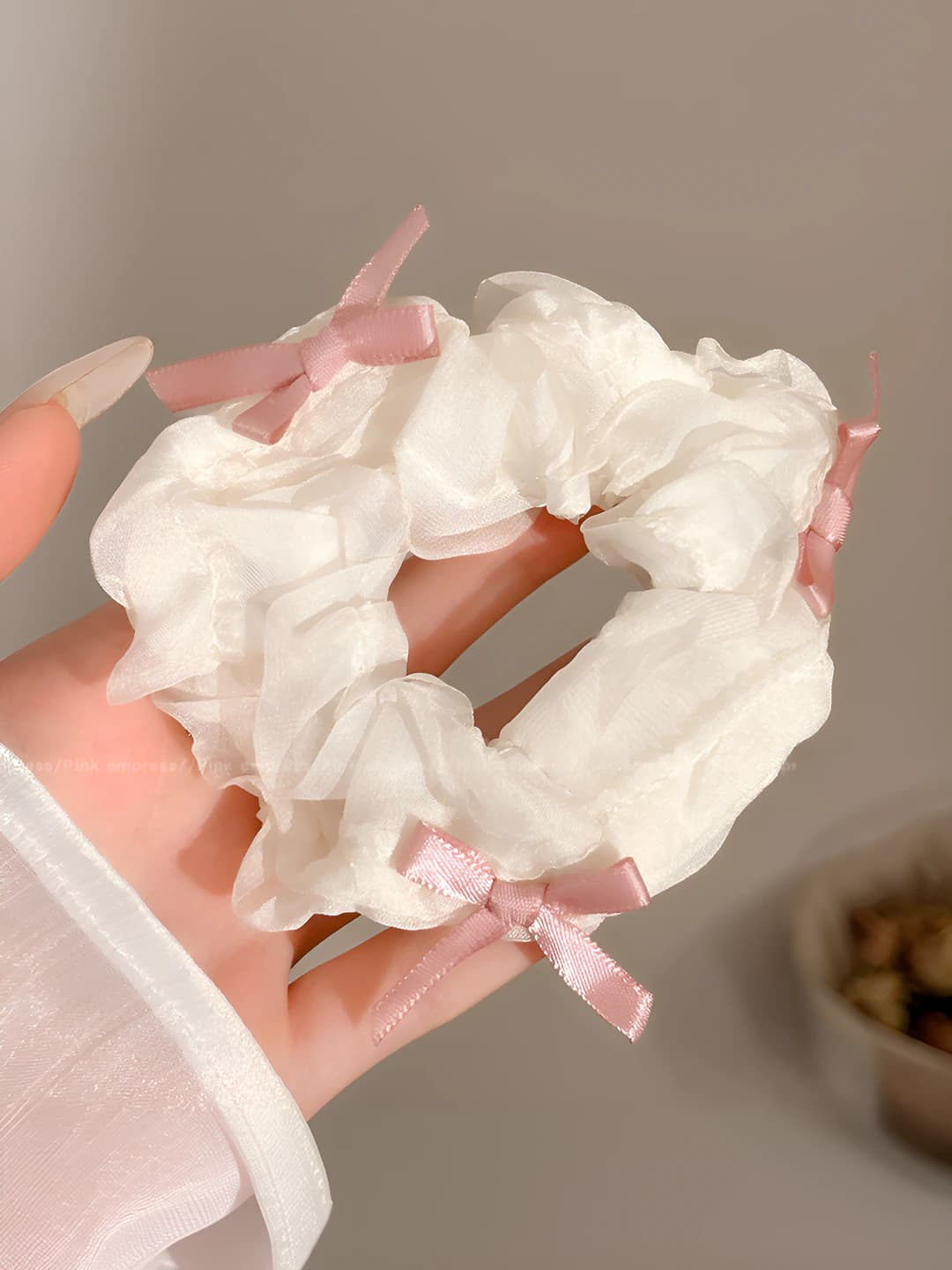 2# Pink bow creamy white
