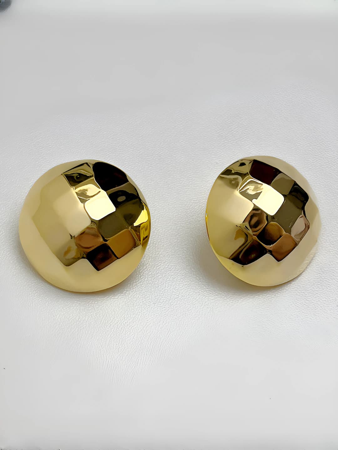 E019 Gold