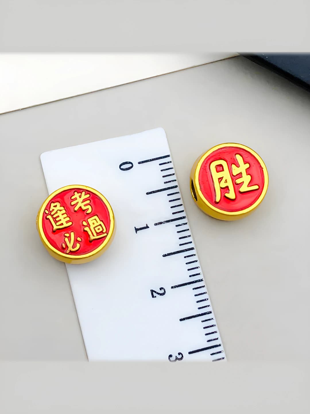 1 dona qizil ikki tomonlama chigirtka 11.5x12mm-teshik 4-3.1g