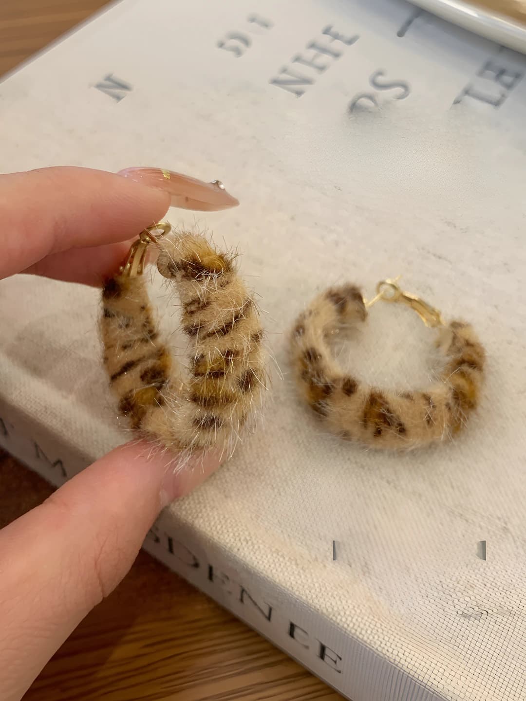 MRW3 [3CM] Коричневый леопард серьги