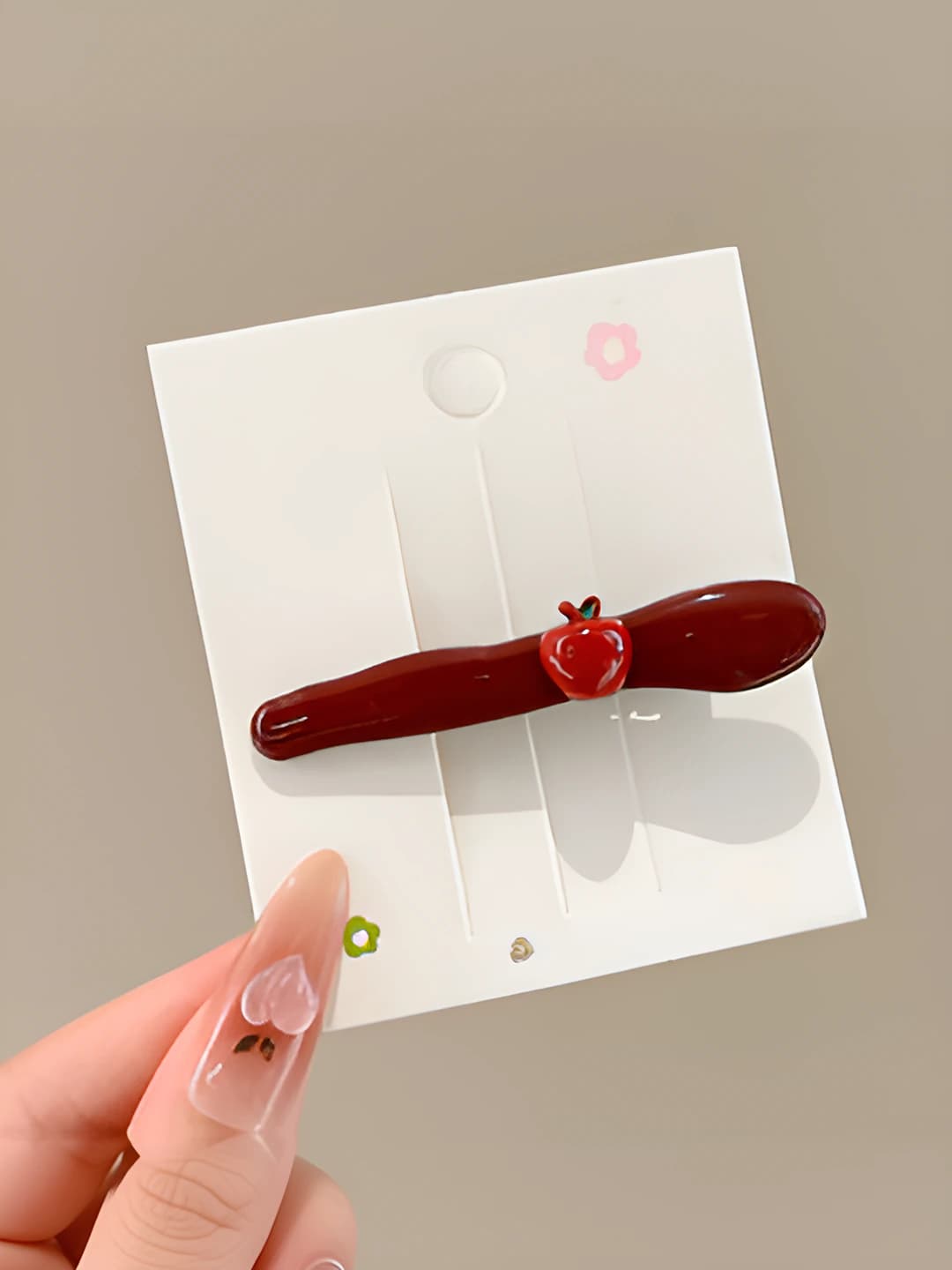 Apple-shaped clip, 6 cm