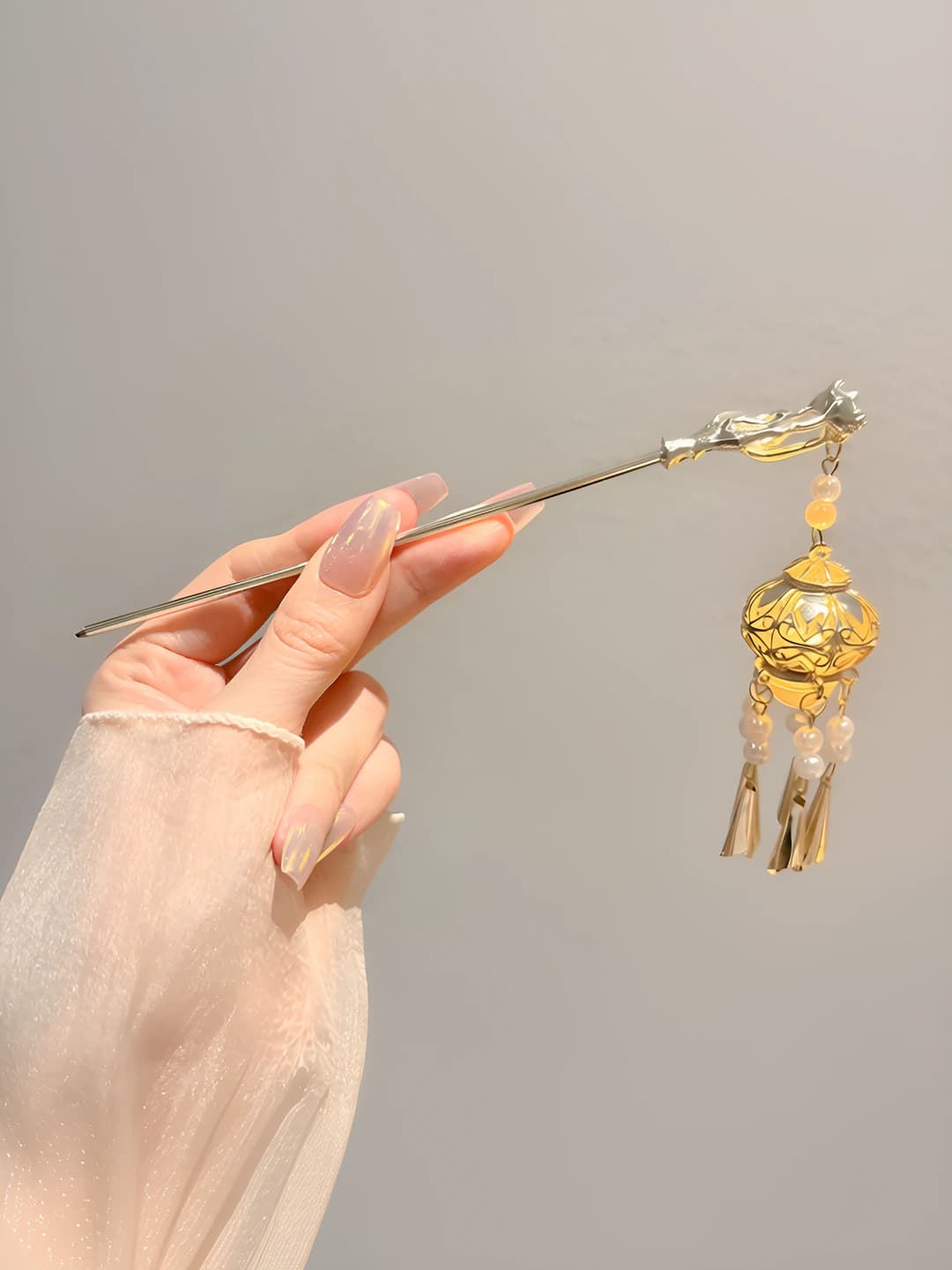 49# Round lantern hairpin