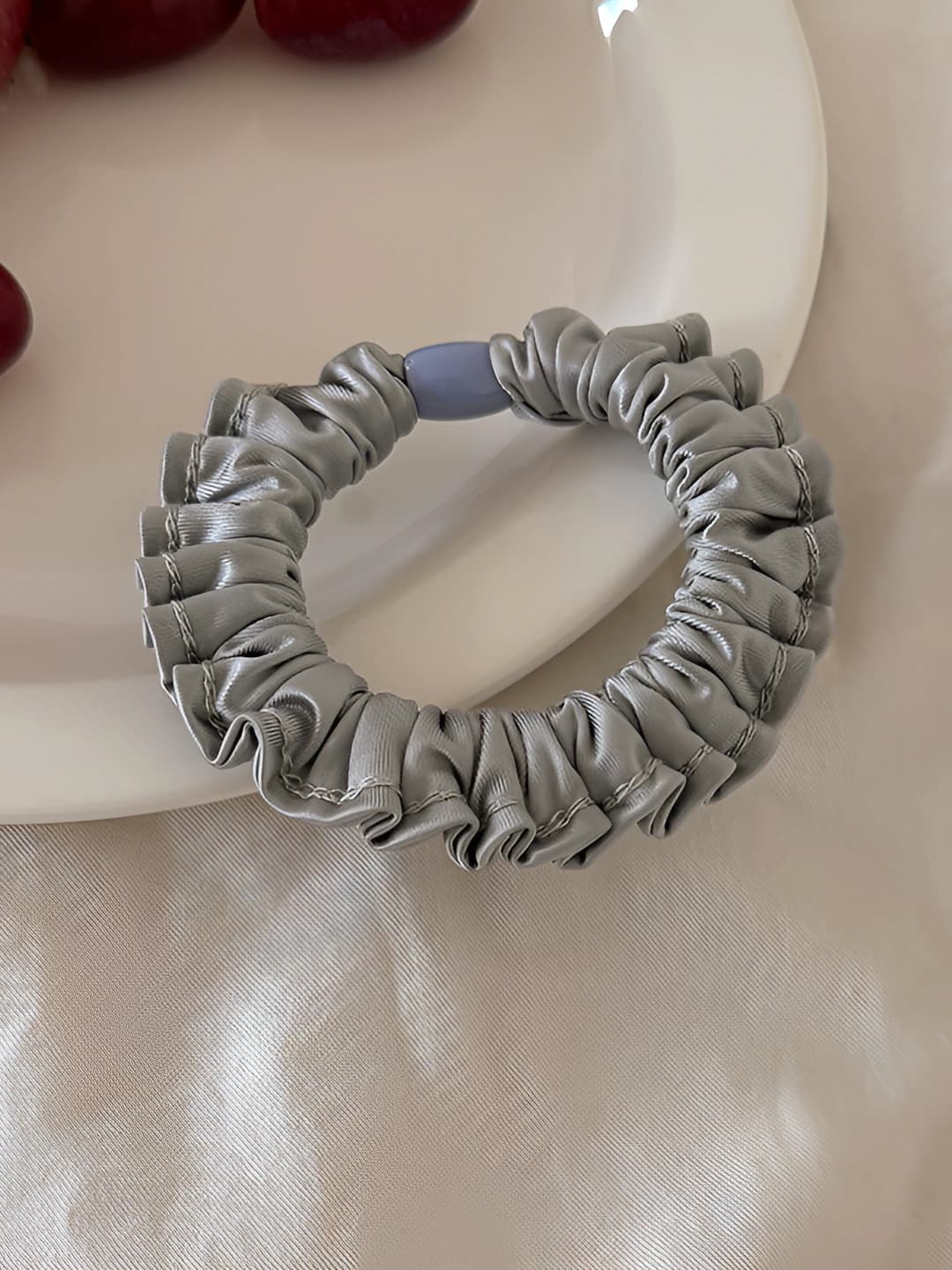 Grey wide hair tie