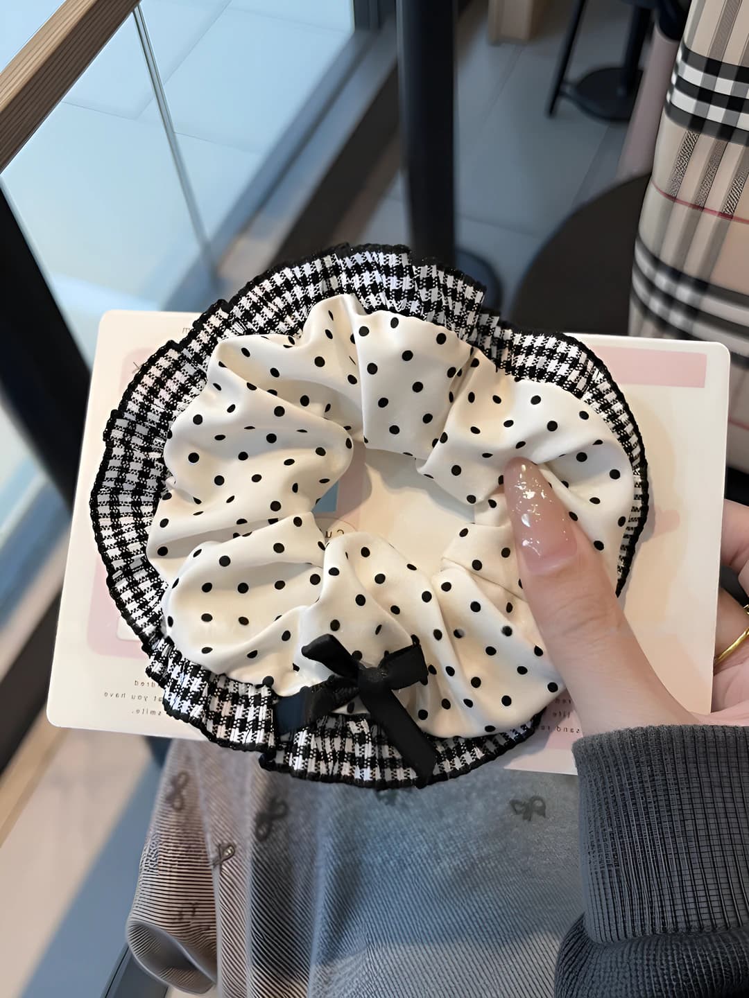 1# Black edge, polka dot, ~11.5 cm