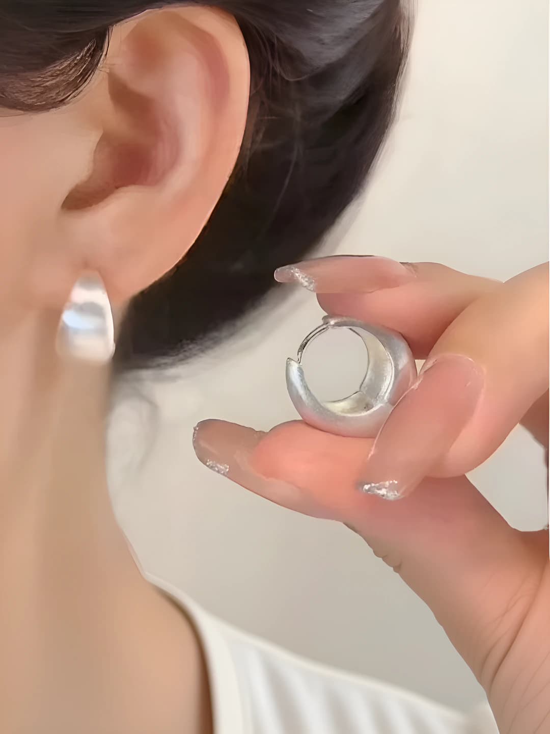 Women's alloy hoop earrings with geometric design