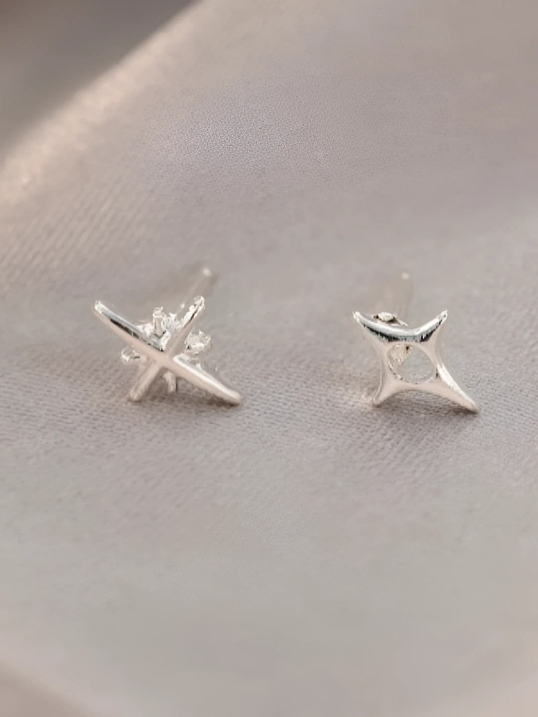 4# Starburst stud earrings