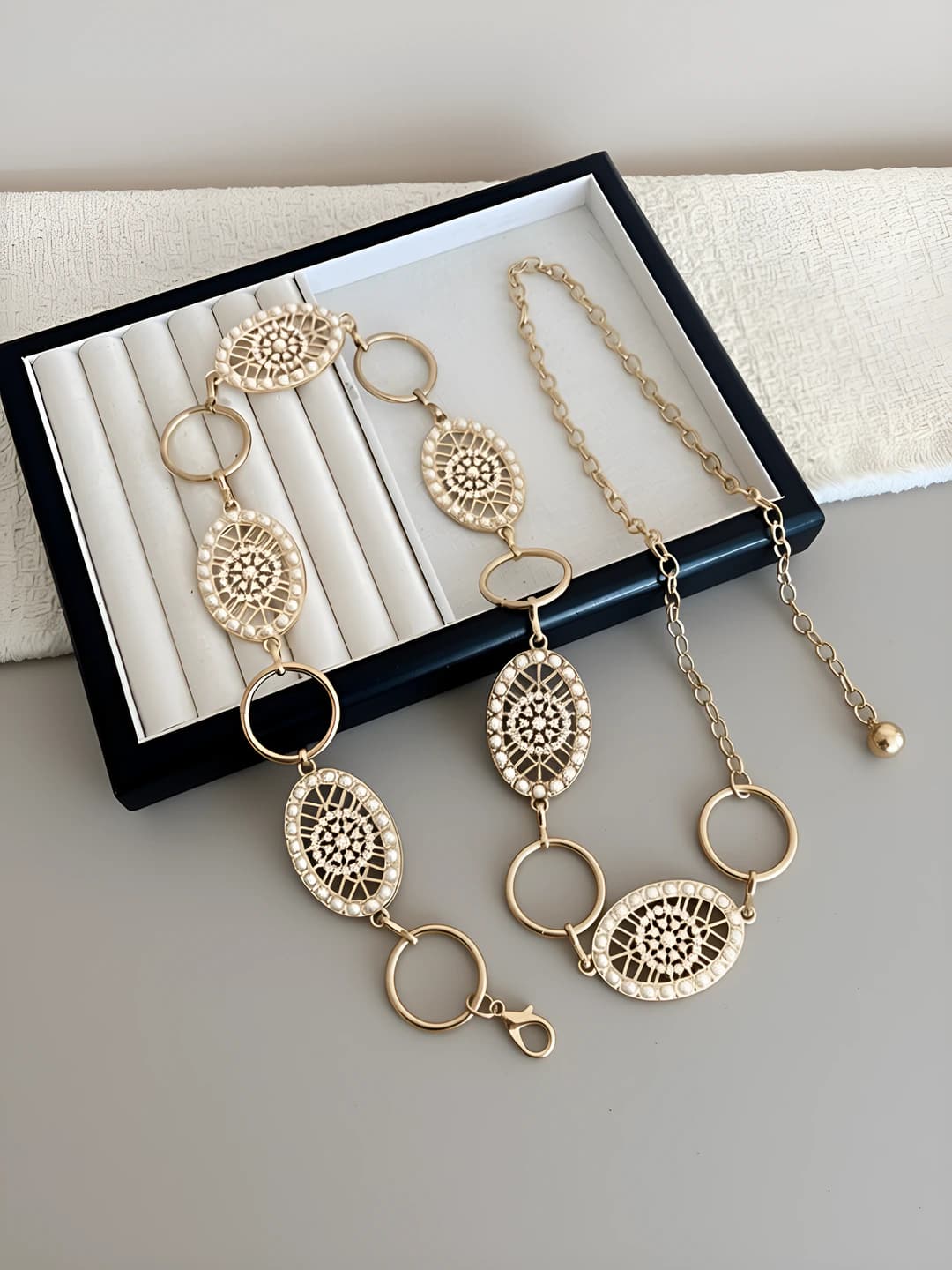 Gold oval diamond pearl belt - 116 cm
