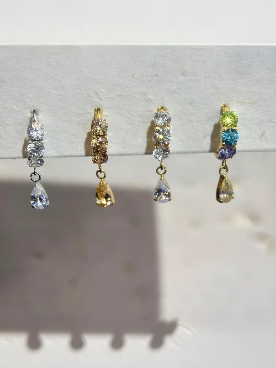 Gold - Colored diamond drop