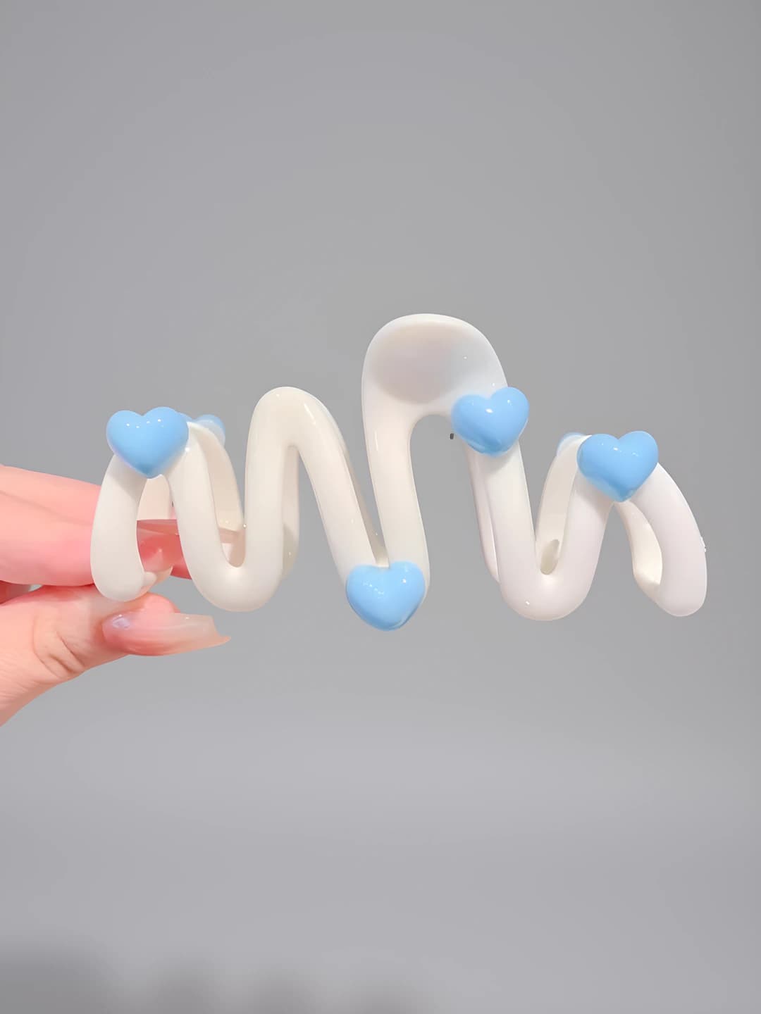 2# Beige heart wave clip 11 cm