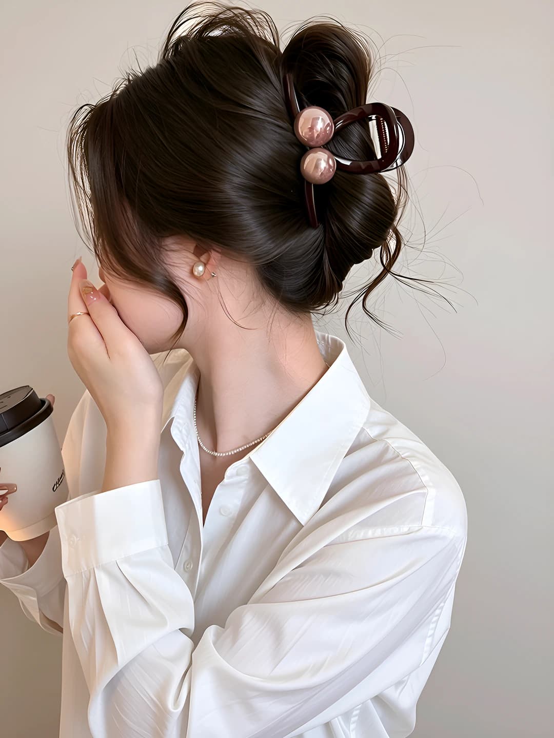 Тёмно-кофейный зажим с двумя жемчужинами маленький - ок. 8cm