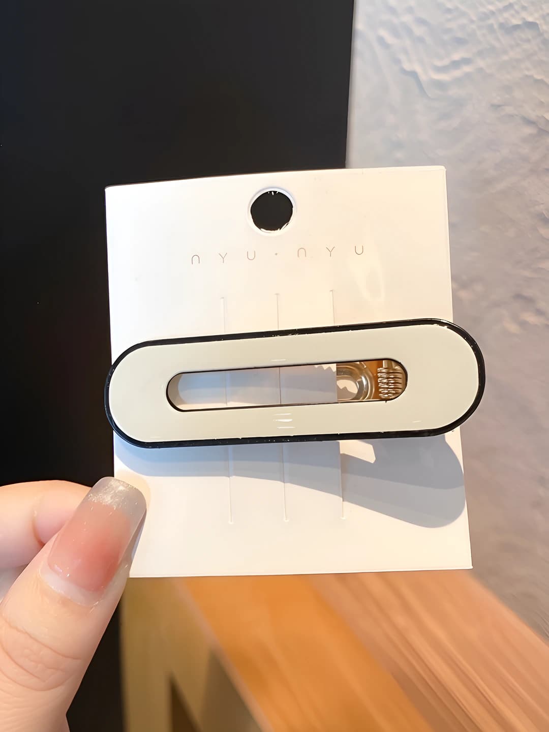 9# White oval hair clip