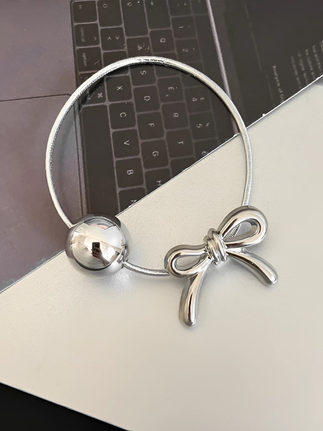 Bow hair tie