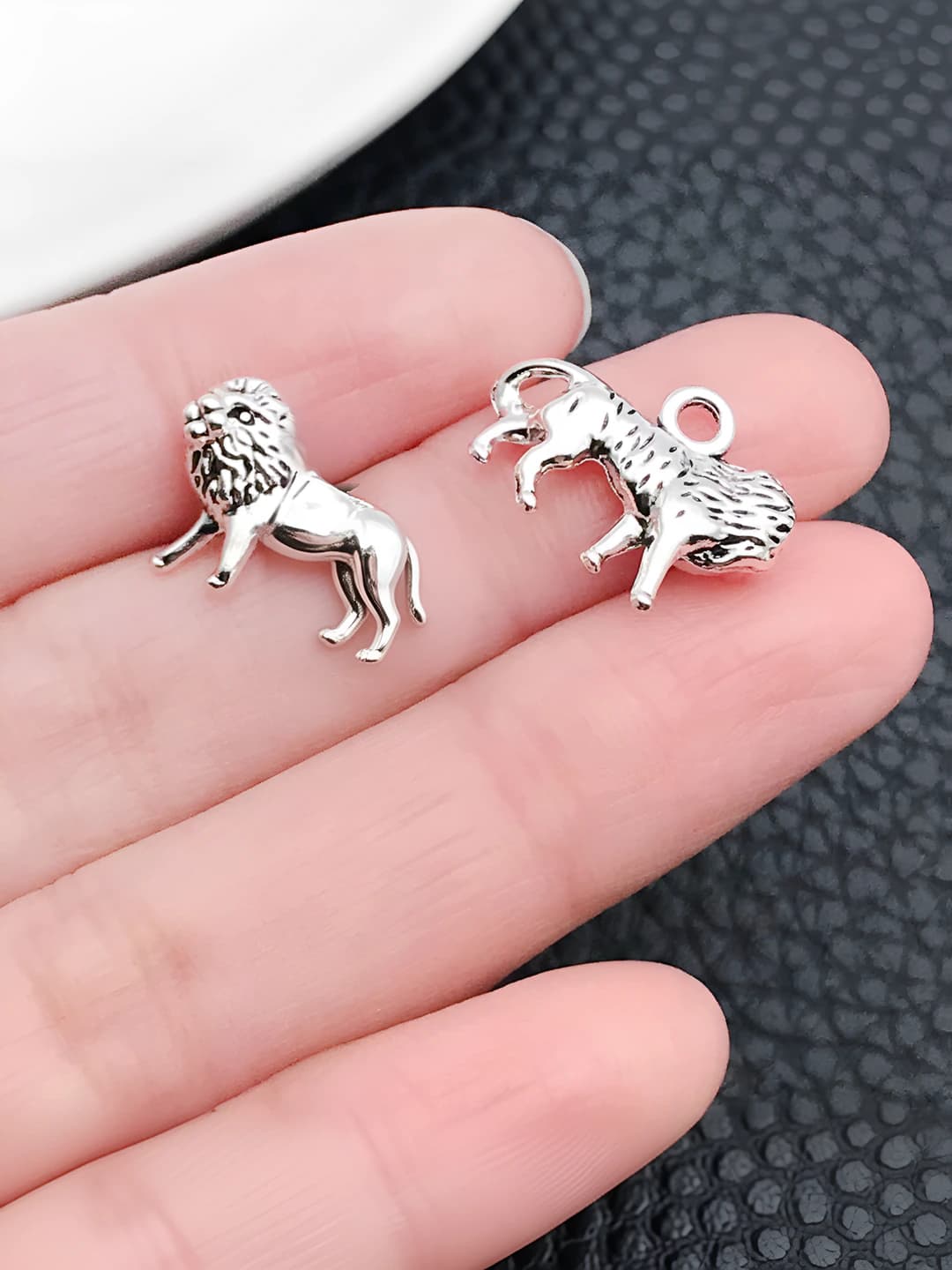 1 шт. старинное серебро лев 18x12mm