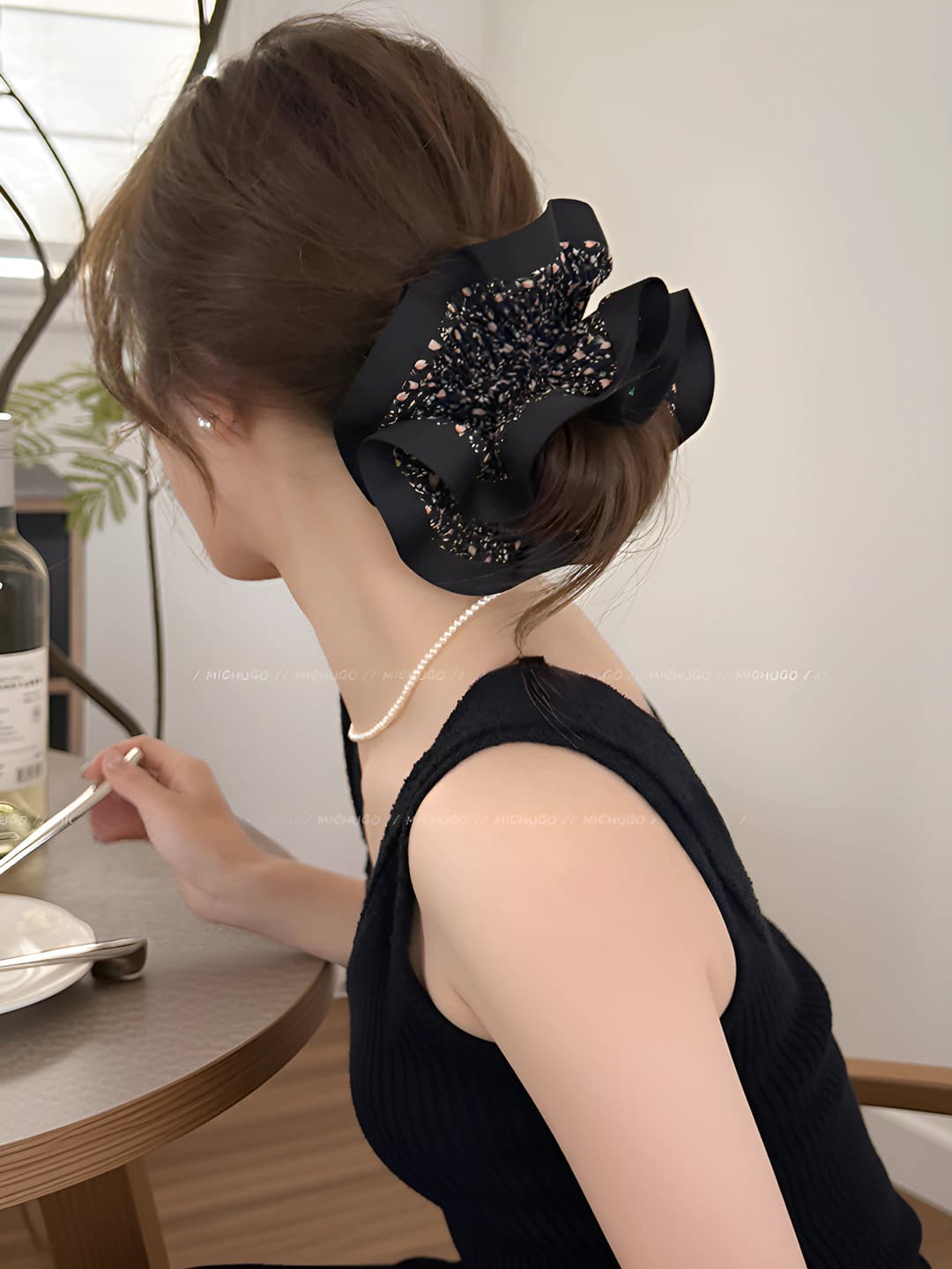 Women's stretchy floral scrunchie hair tie in Korean style, does not damage hair