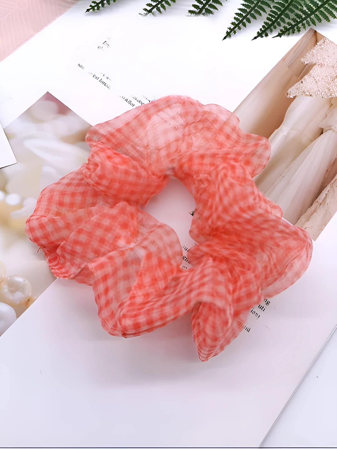 18. Small plaid rose red