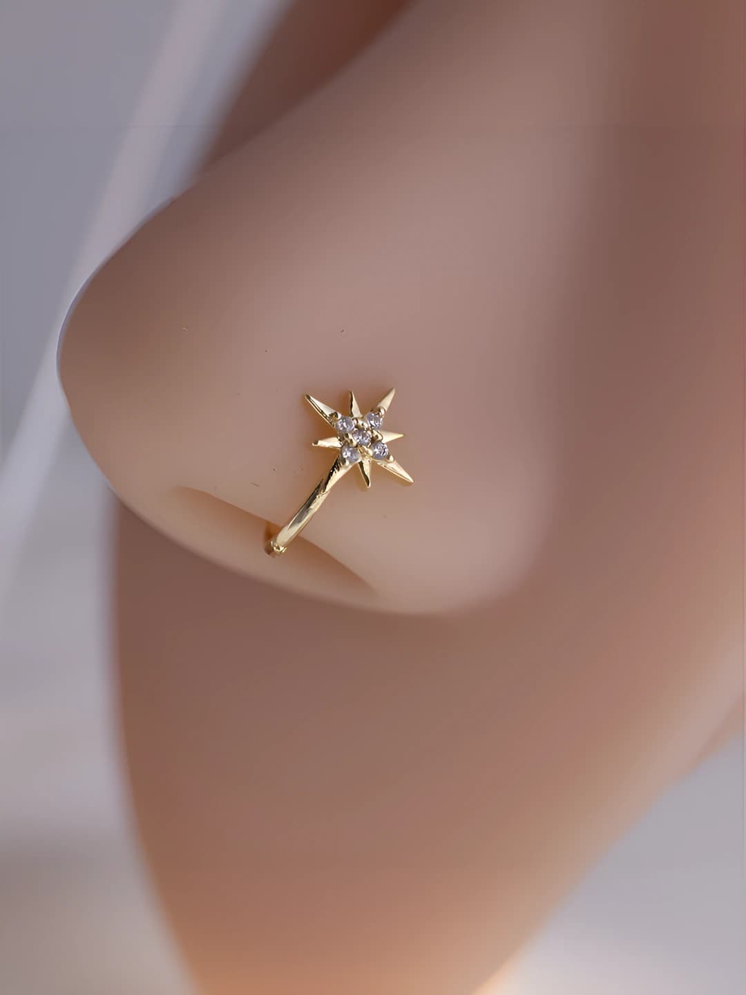 Eight-pointed star zircon clip (1 pc)