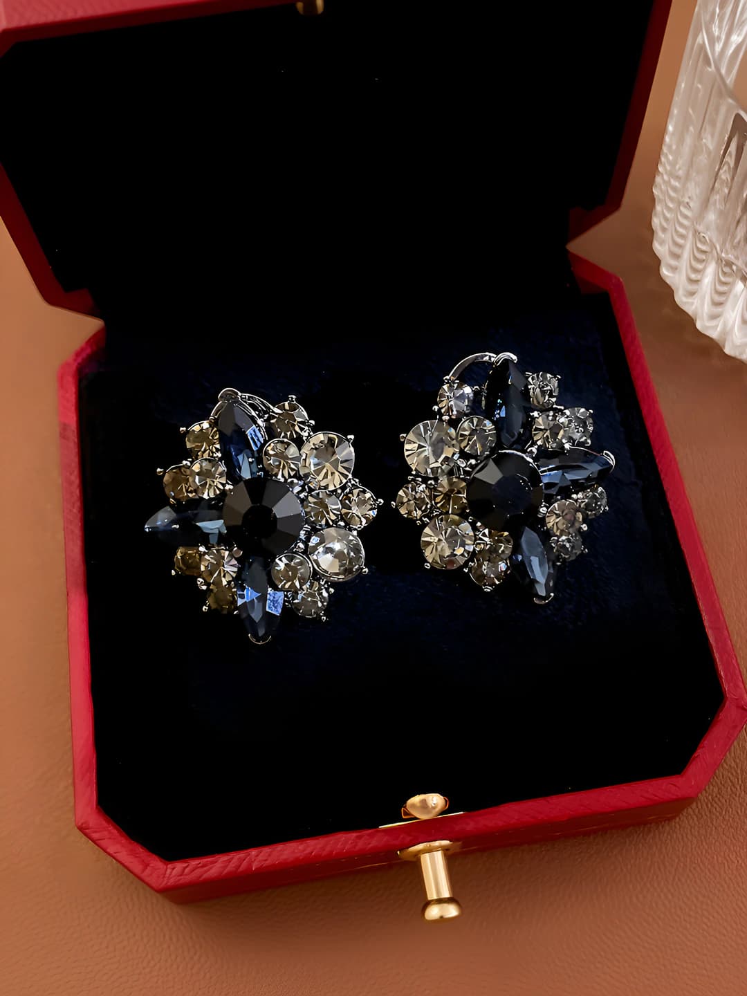 Серебряная игла - Серый