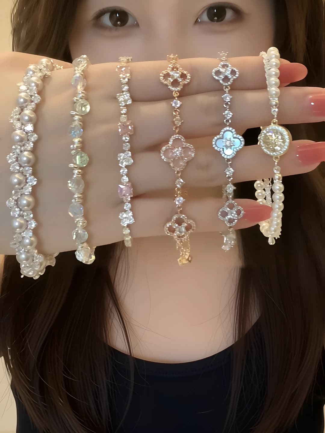 Women's geometric zirconia bracelet, light luxury style, modern design element