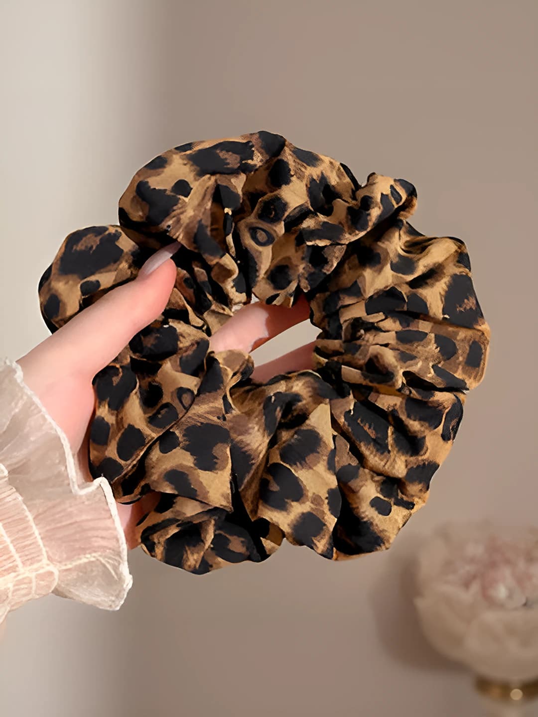 Katta leopard soch tasi taxminan 16 cm