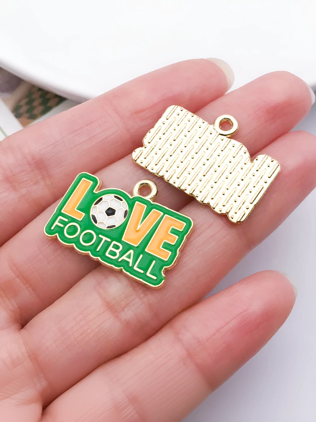 Зелёный эмаль футбол 17x24mm-1.6g
