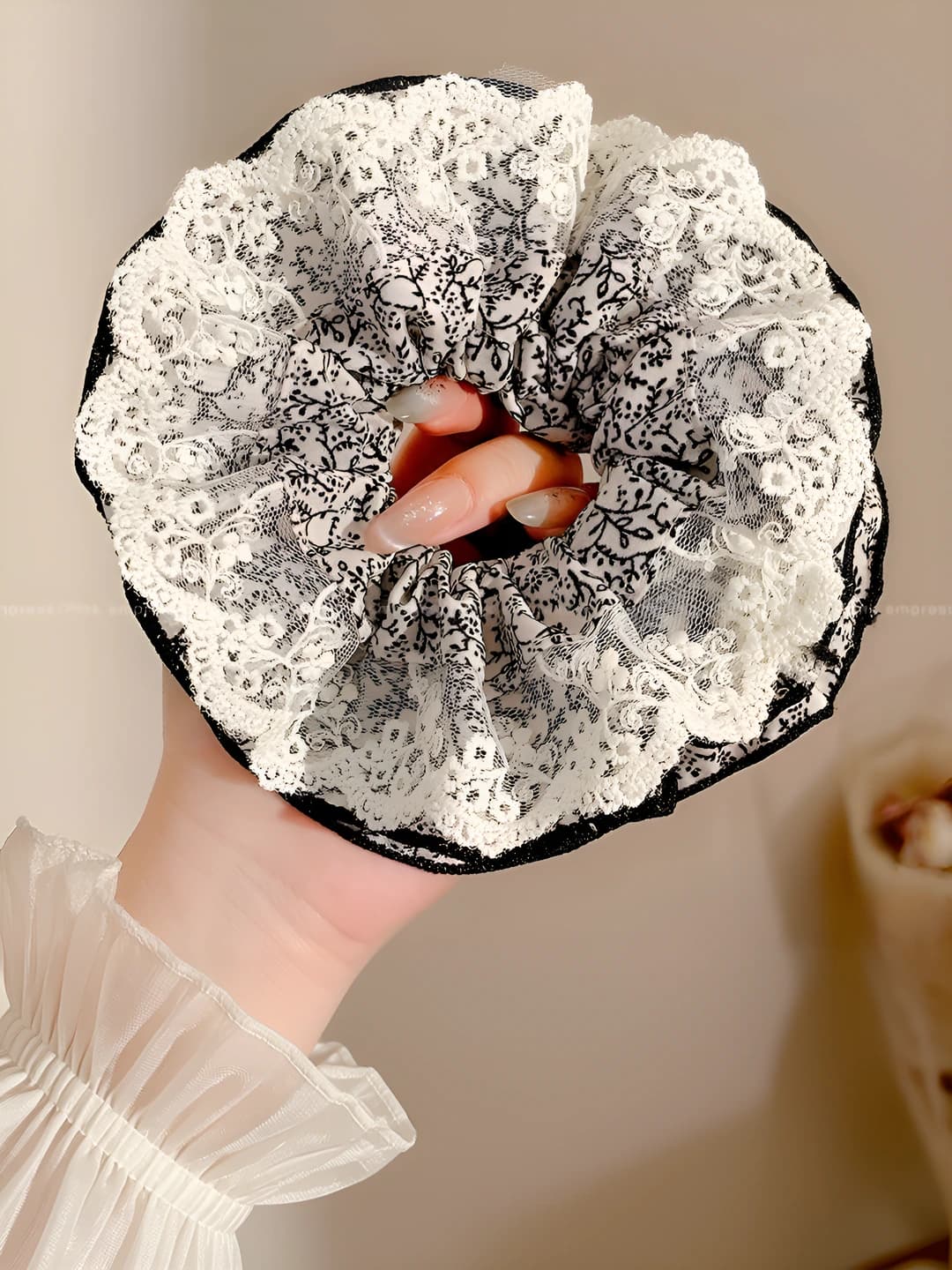 1# White lace 15 cm