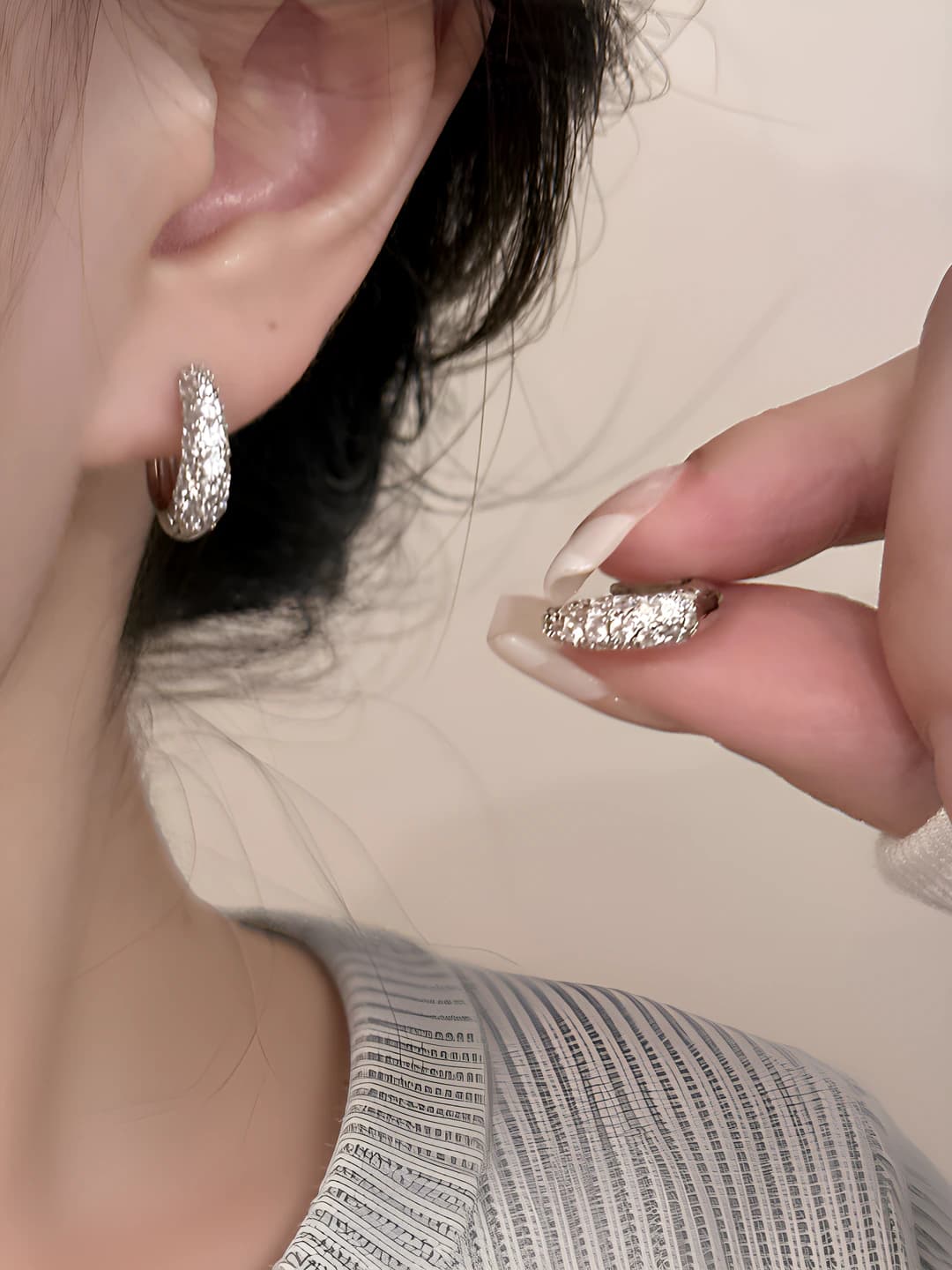 Women's retro style full zirconia hoop earrings