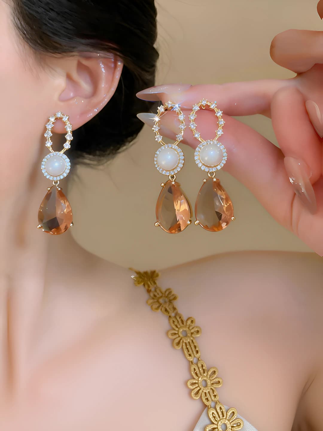 Ayollar uchun 18k oltin qoplamali zirkonli suv tomchisi shaklidagi marvaridli drop earrings
