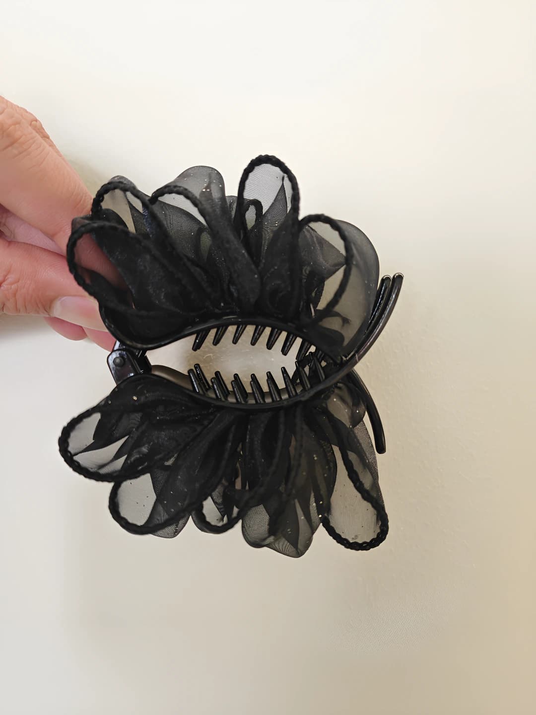 Black double-sided ruffled mesh, ~8 cm