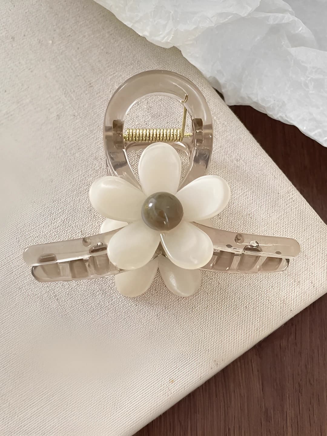 1# Beige 5-petal flower 8 cm