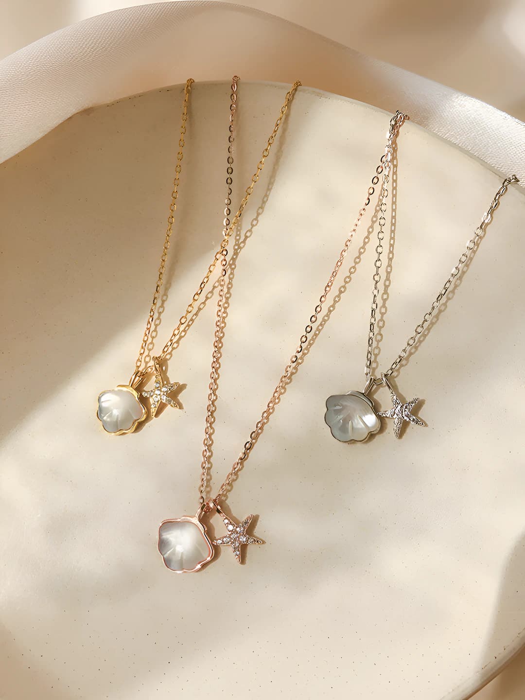 Women's pendant necklace: geometric shape, artificial shell design, gold plating, 41-50 cm length, ins style