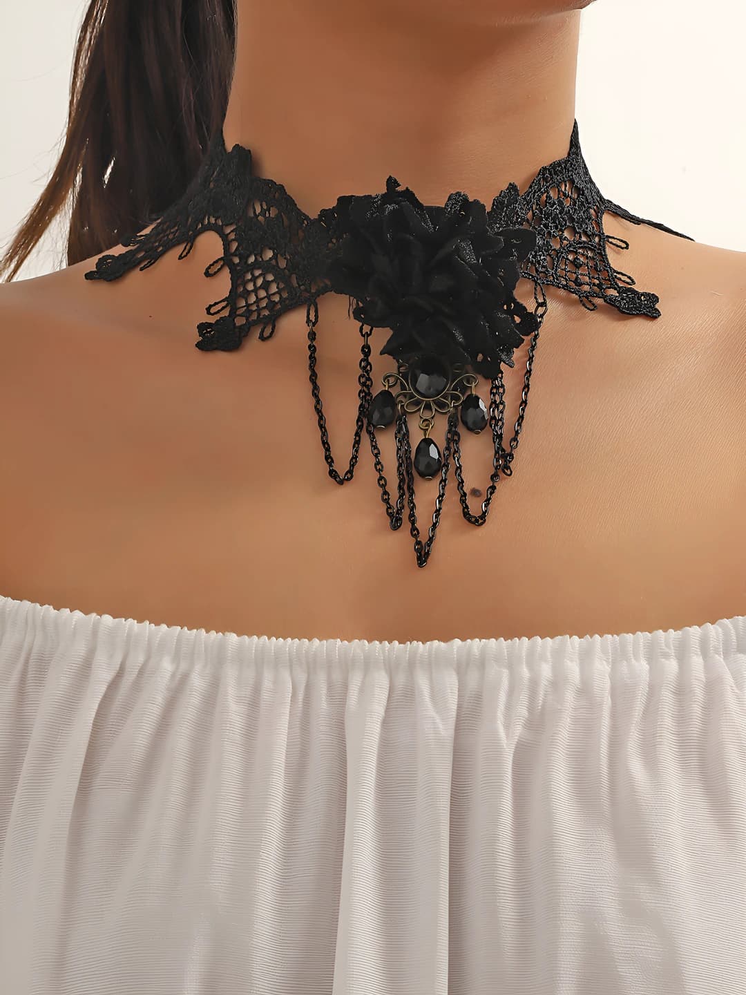 Women's retro lace choker with geometric shape and water drop design