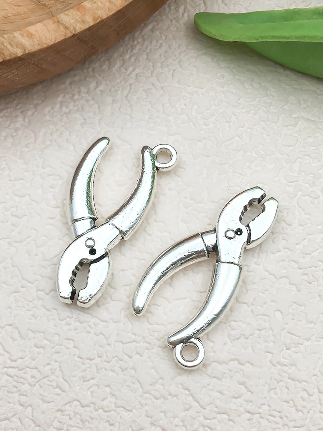 1 pc Tiger clip 14x25mm-2.1g