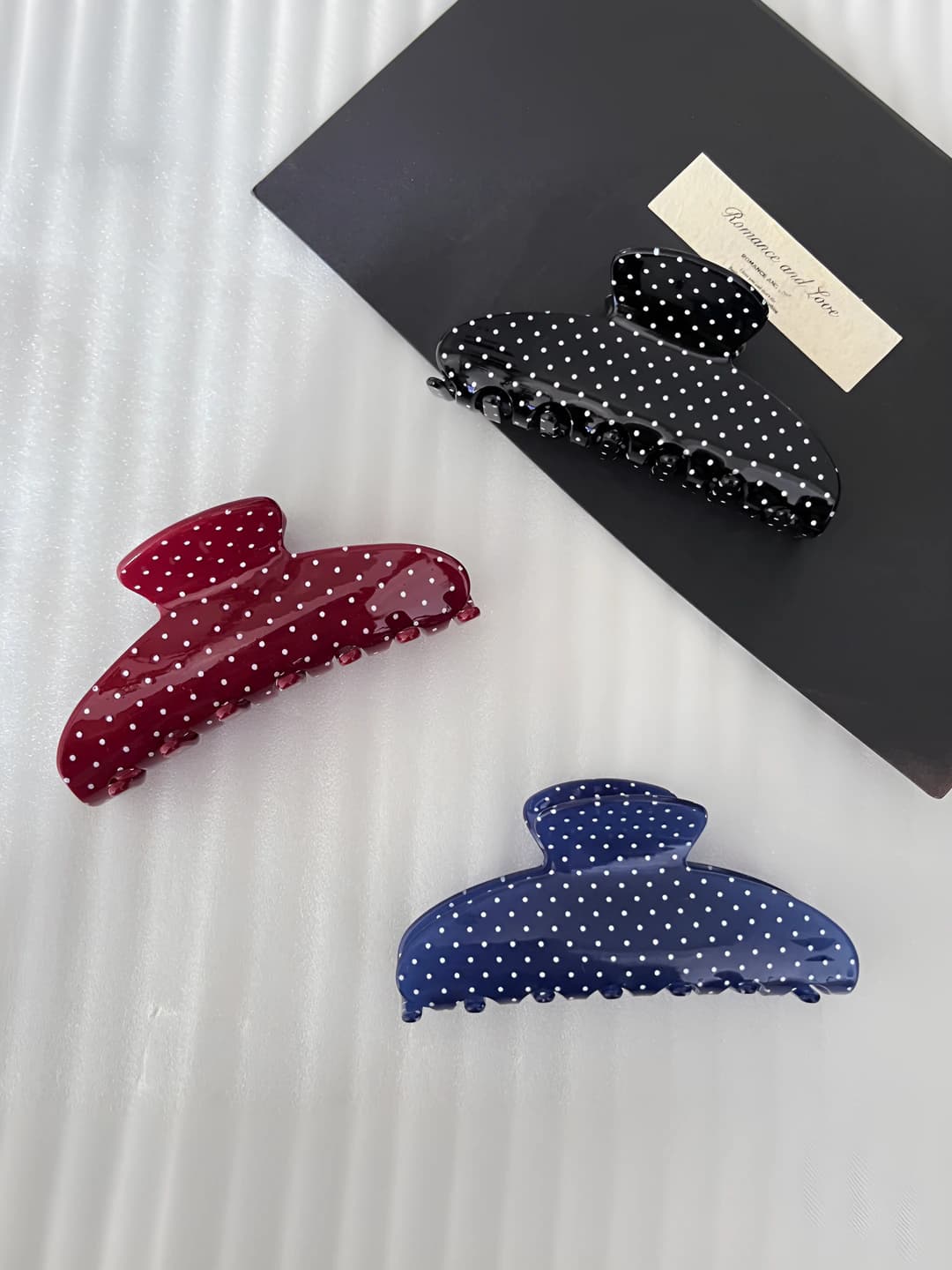 Ayollar uchun retro koreys uslubidagi polka dot asetat soch toʻgʻnagʻichlari va taroqlar, katta oʻlchamdagi qoʻlda ishlangan shark klipi