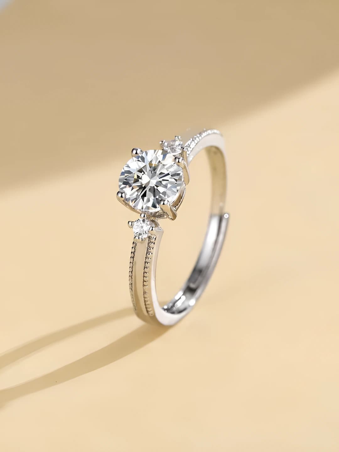 Ayollar uchun moissanite o'zgaruvchan halqa, geometrik dizayn elementi, zircon bilan bezatilgan, yengil lyuks uslub