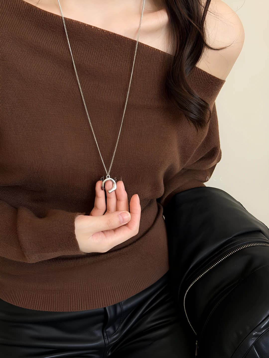 Women's long silver geometric U-shaped pendant sweater chain