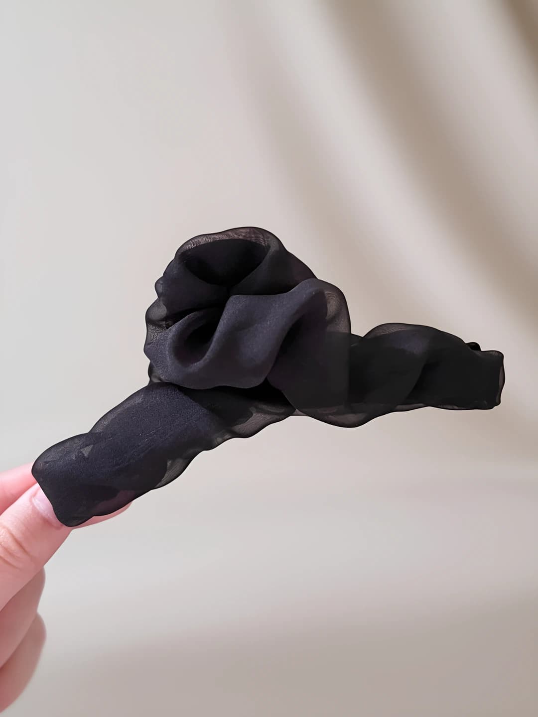 Black claw clip