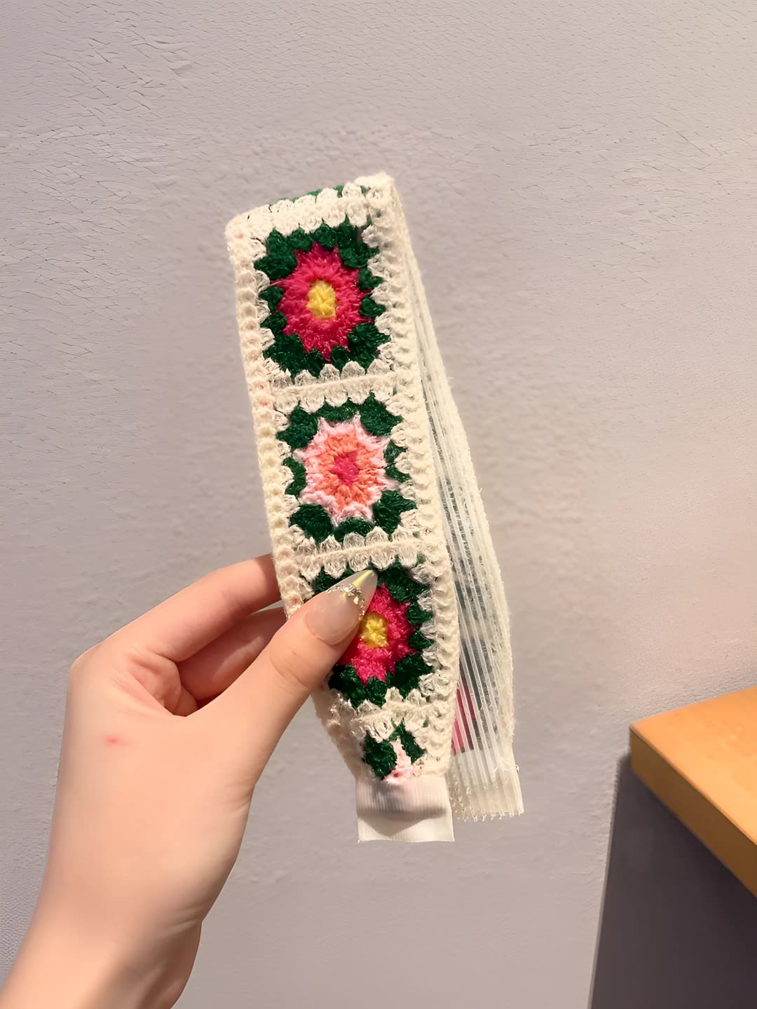 Бежевый цветочный вариант