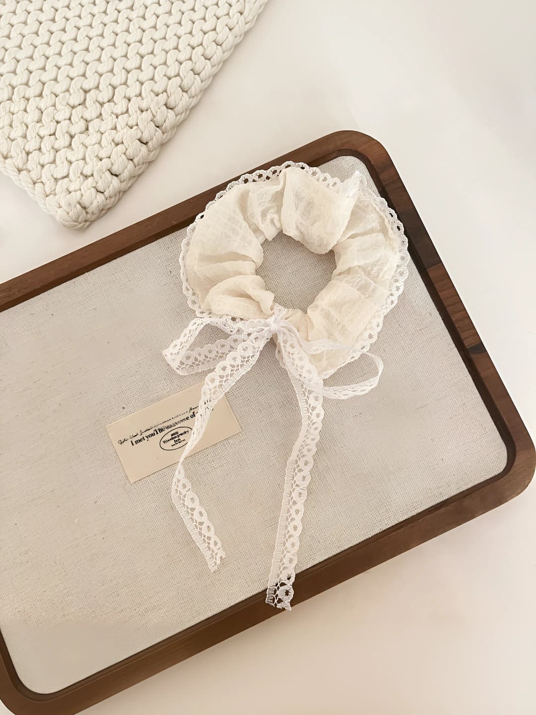 Off-white lace hair tie