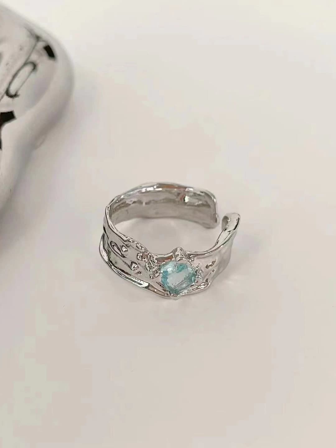 Minimalist ring J0793A
