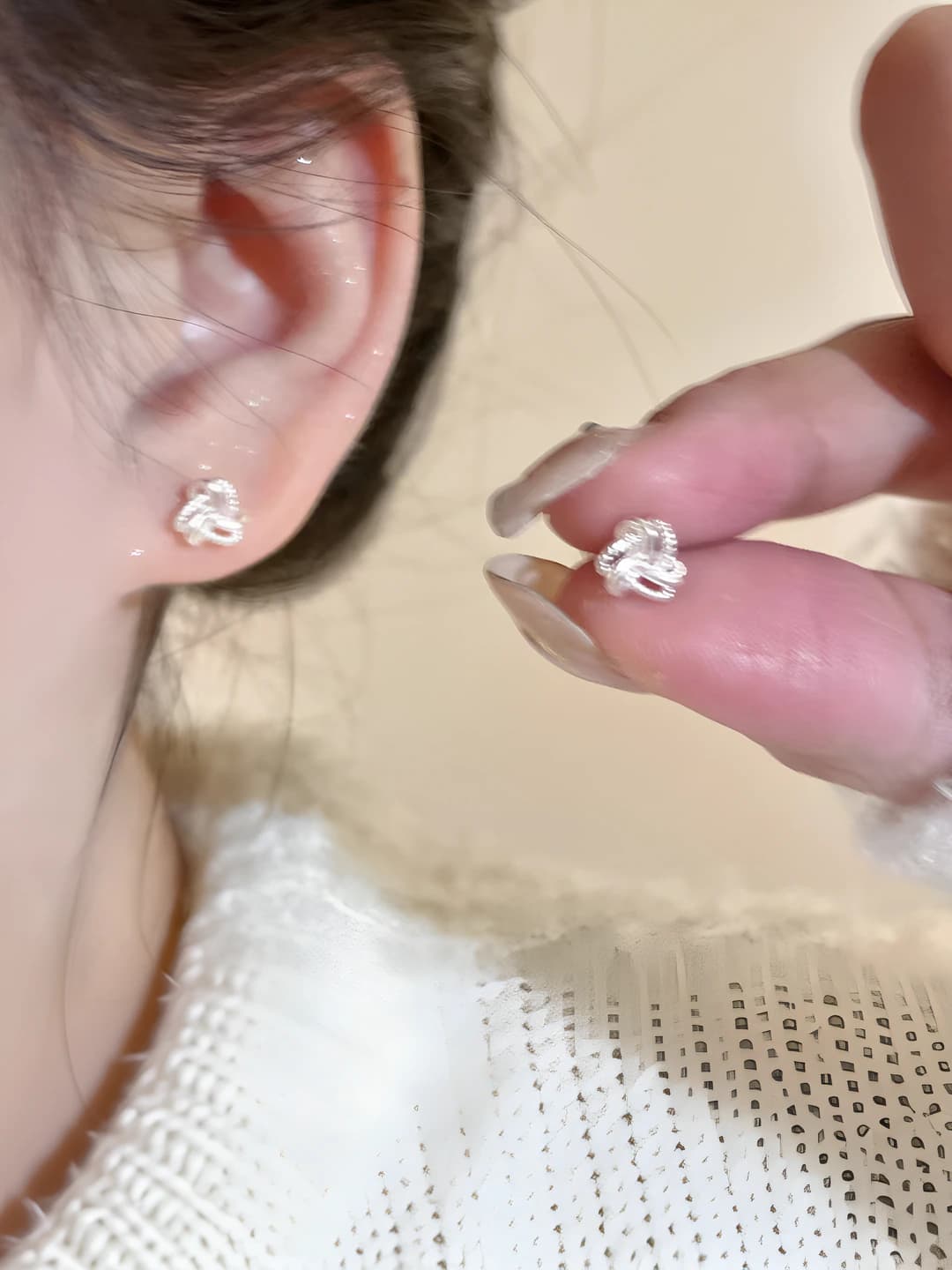 Women's geometric stud earrings with design element in simple modern style, 925 silver post
