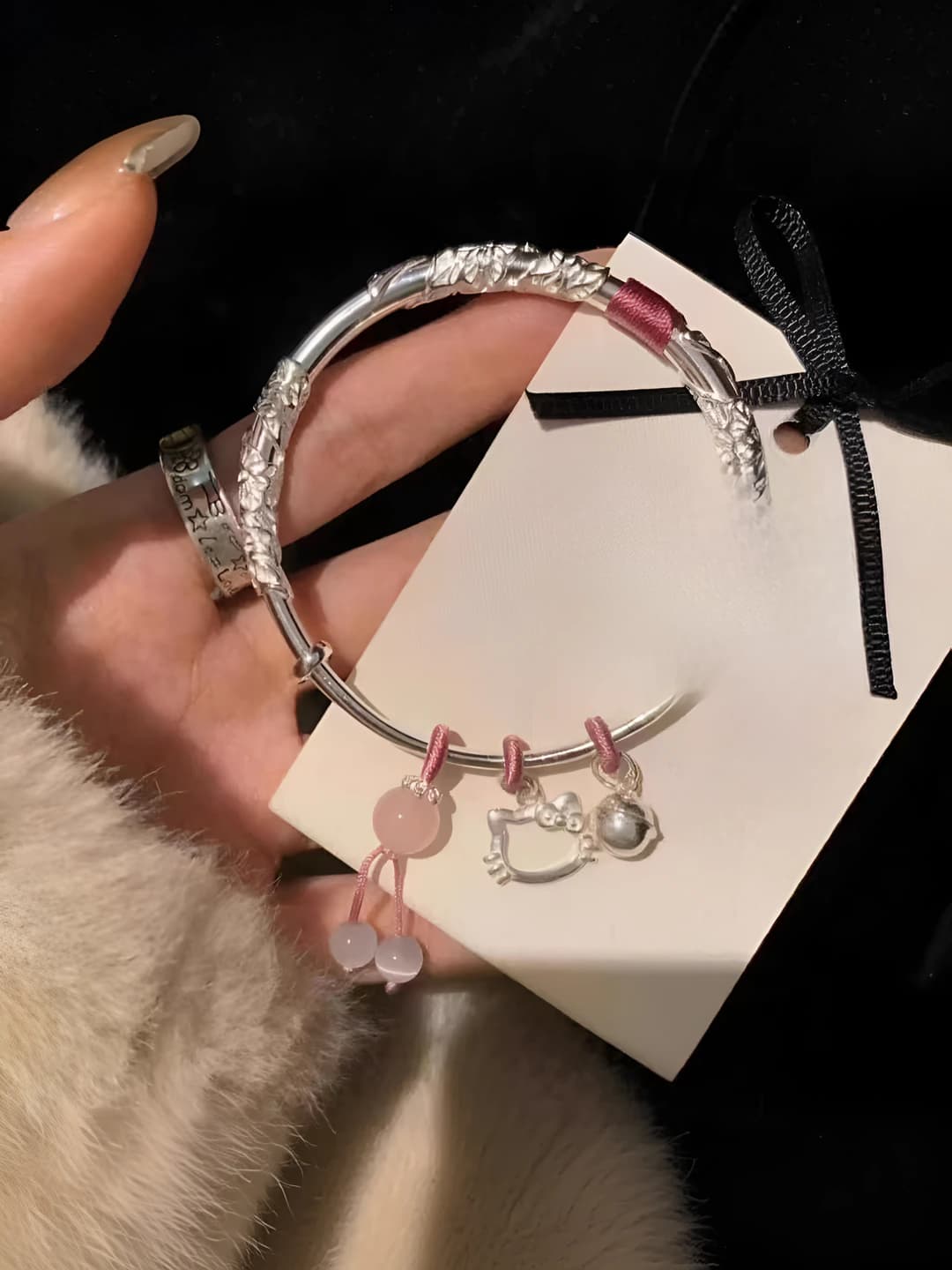 Flowers. Kitty bracelet