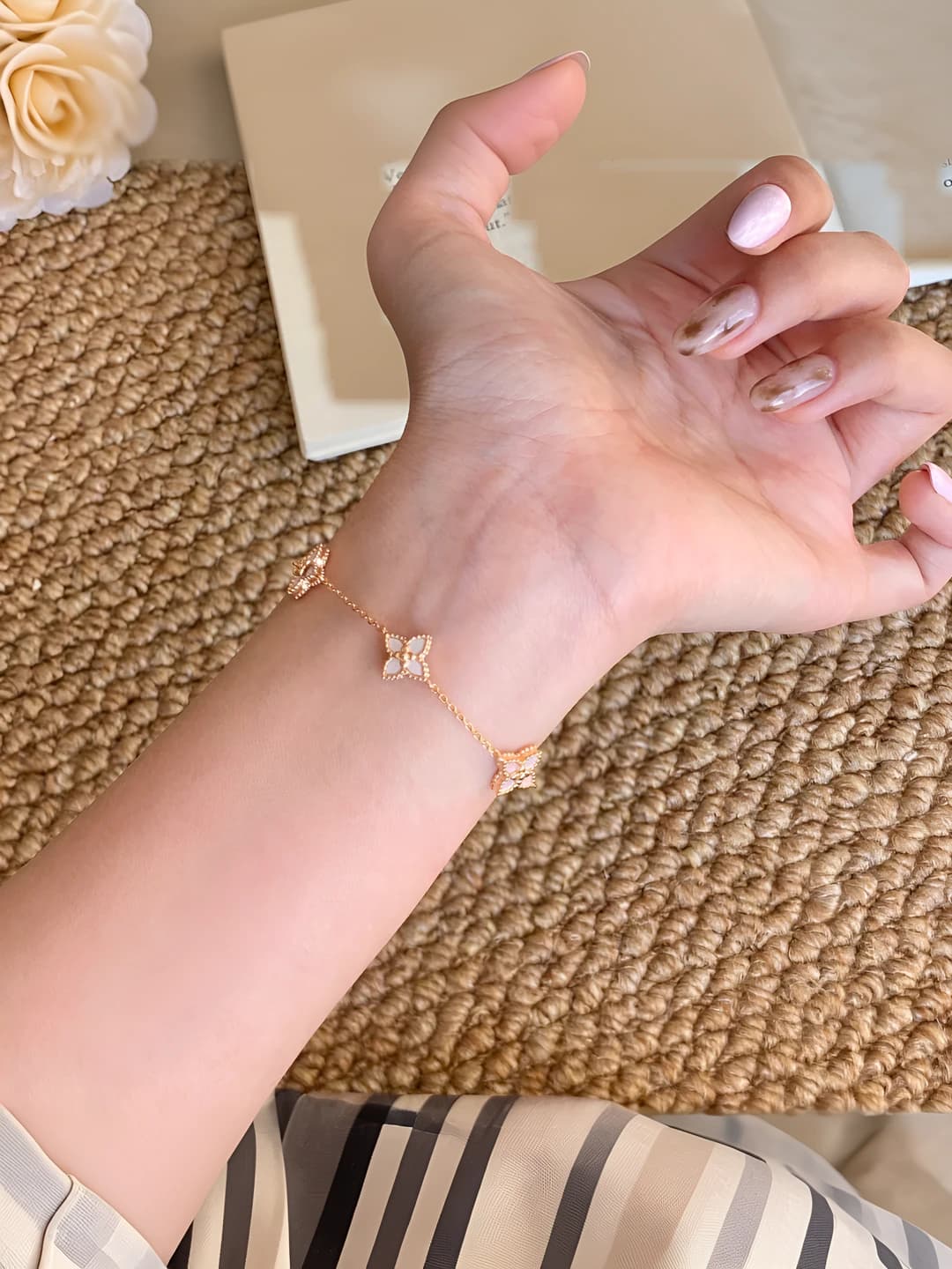 Mother of pearl, 4-leaf bracelet