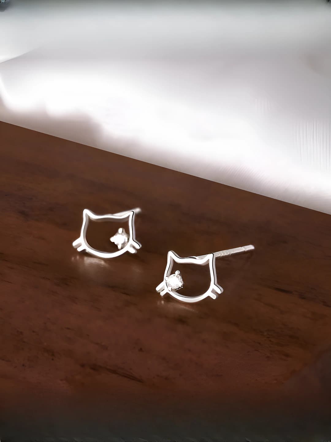 Women's cute cat-shaped stud earrings with cutout and zirconia