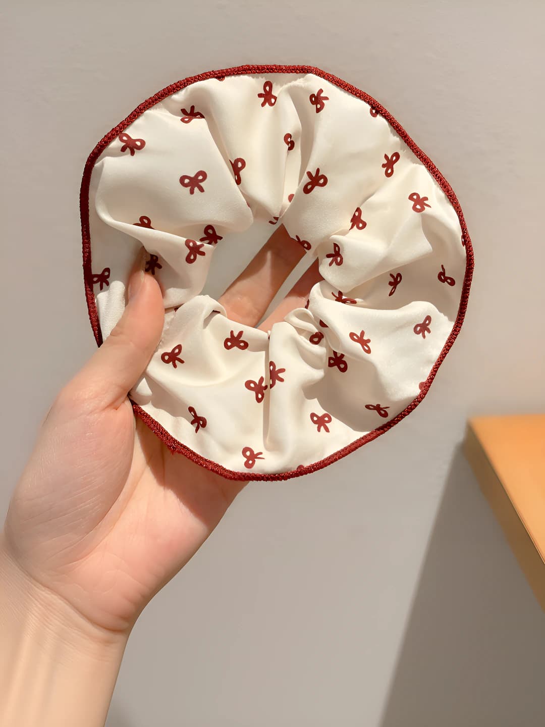 Белый принт с бантом, 14 см